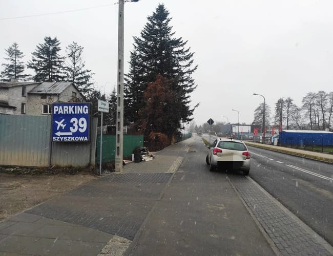 Parking Szyszkowa 39 - lotnisko Warszawa Okęcie (WAW) - zdjęcie 3