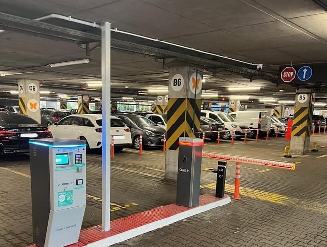 Parking P2 Wielopoziomowy - zadaszony parking lotnisko Warszawa-Chopina