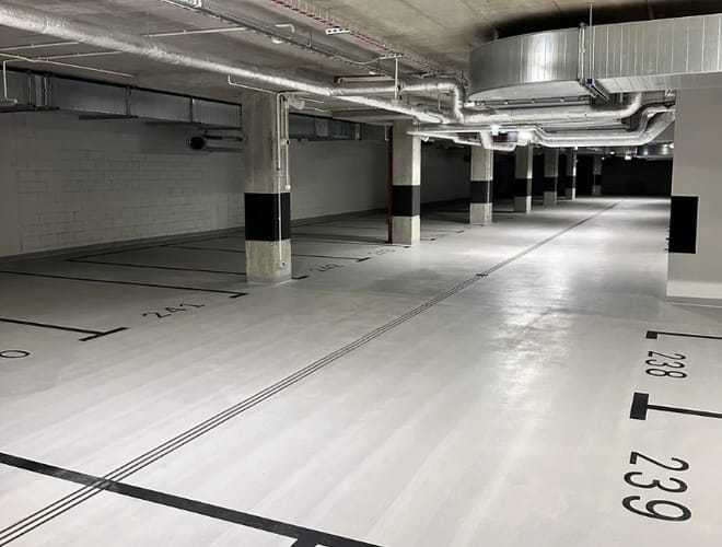 Supreme Parking Garage - zadaszony parking lotnisko Warszawa-Chopina