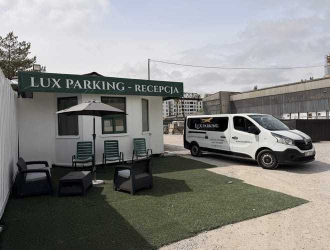 Lux Parking Premium - lotnisko Warszawa Okęcie (WAW) - zdjęcie parkingu