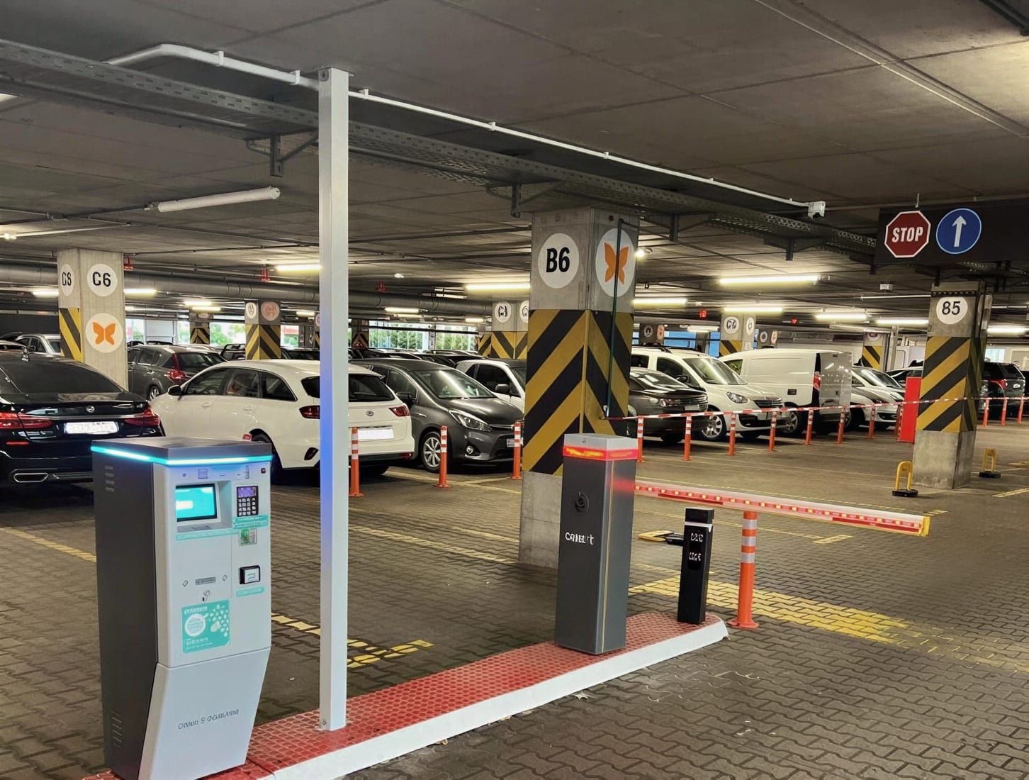 Parking P2 Wielopoziomowy - lotnisko Warszawa Okęcie (WAW) - zdjęcie parkingu