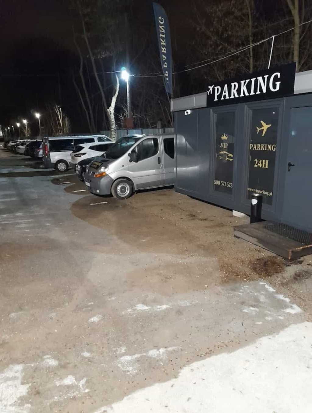 Zdjecie parkingu Parking Pieskowa Skała na lotnisku Chopina w Warszawie