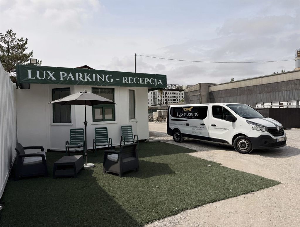 Lux Parking Premium - parking lotnisko Warszawa-Chopina z transferem