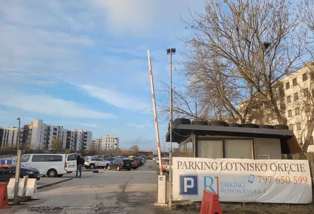 Zdjecie parkingu Równoległa 1 na lotnisku Chopina w Warszawie