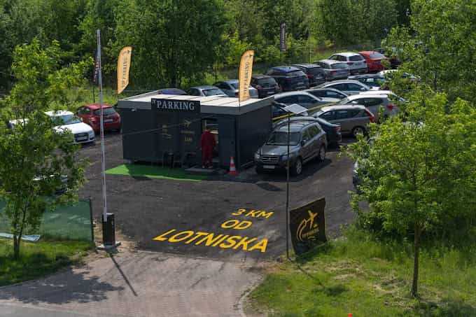 Zdjecie parkingu VIP-PARKING-OKECIE na lotnisku Chopina w Warszawie