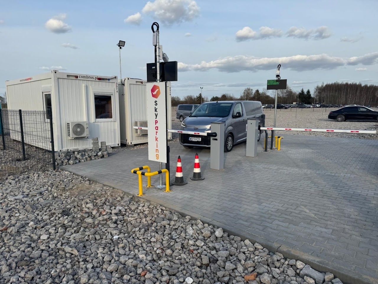 SkyParking - parking lotnisko Warszawa Okęcie (WAW) - zdjęcie parkingu