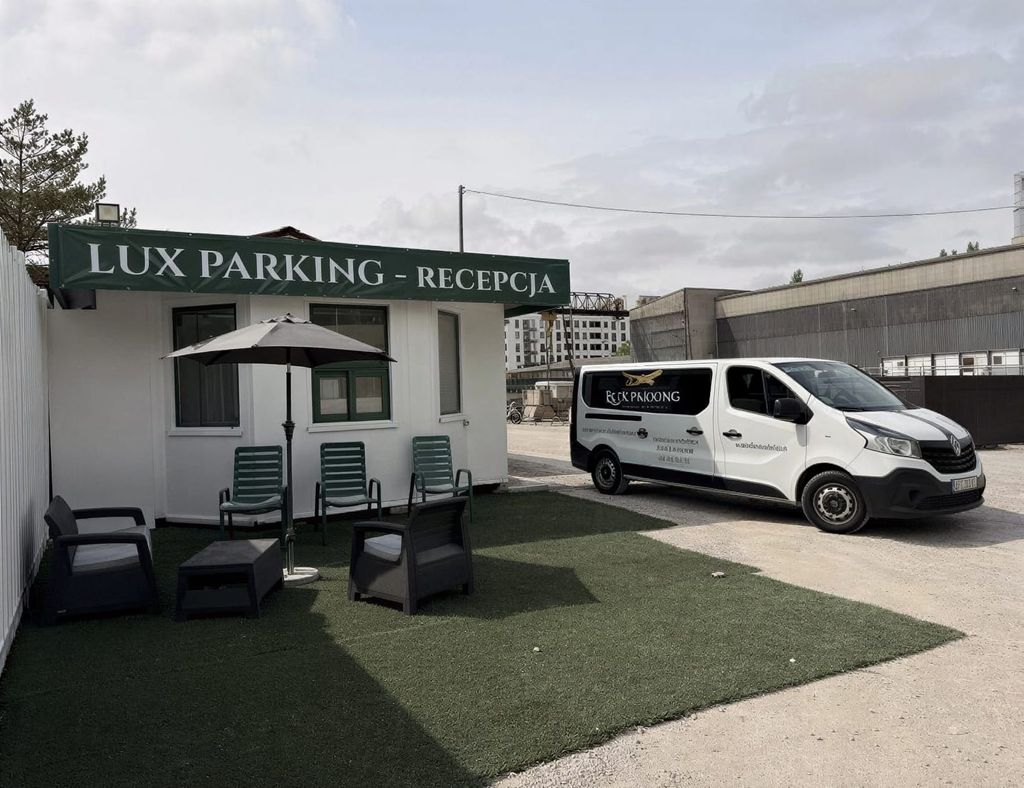 Lux Parking Premium - lotnisko Warszawa Okęcie (WAW) - zdjęcie 2