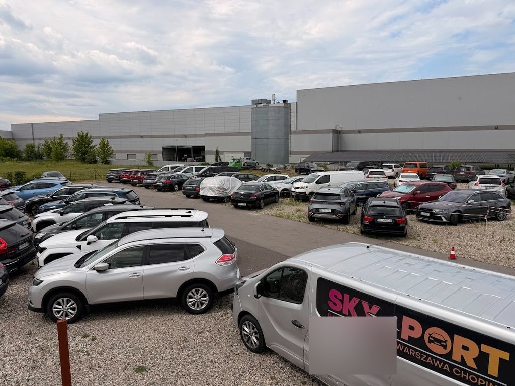 SkyPort - parking przy lotnisku Warszawa WAW