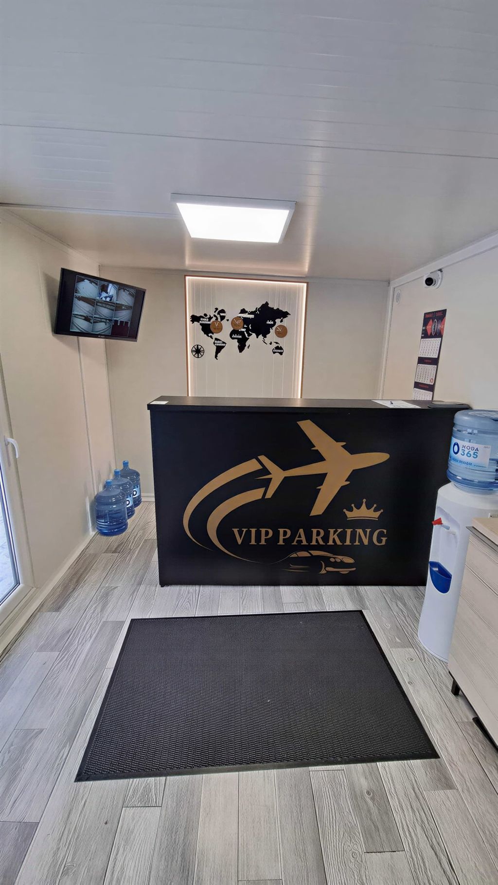Zdjecie parkingu VIP-PARKING-OKECIE na lotnisku Chopina w Warszawie