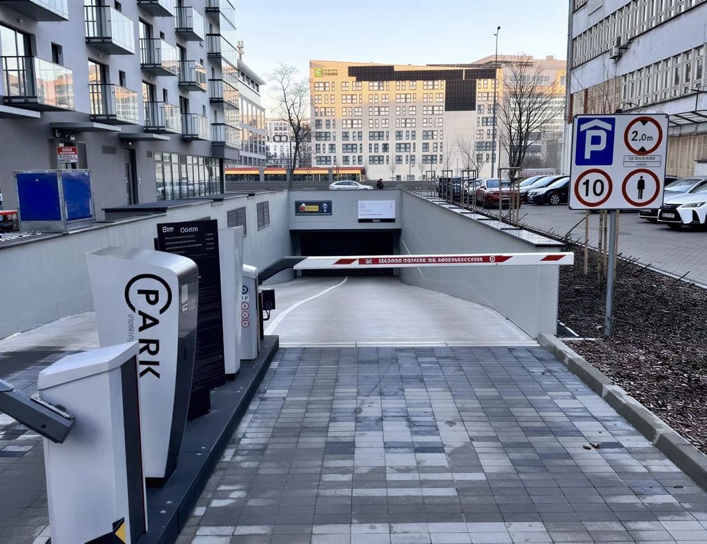Supreme Parking Garage - lotnisko Warszawa Okęcie (WAW) - zdjęcie 5