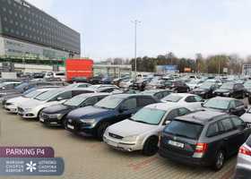Zdjęcie parkingu Oficjalny Parking Lotniska P4 przy lotnisku