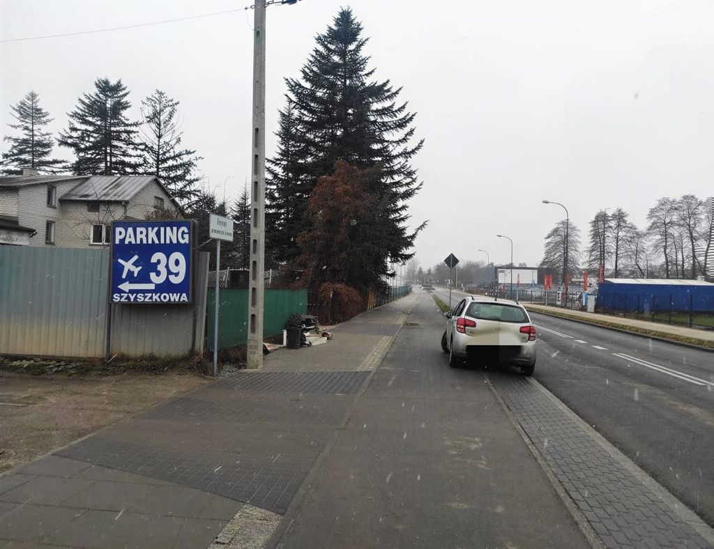 Parking Szyszkowa 39 - lotnisko Warszawa Okęcie (WAW) - zdjęcie 3