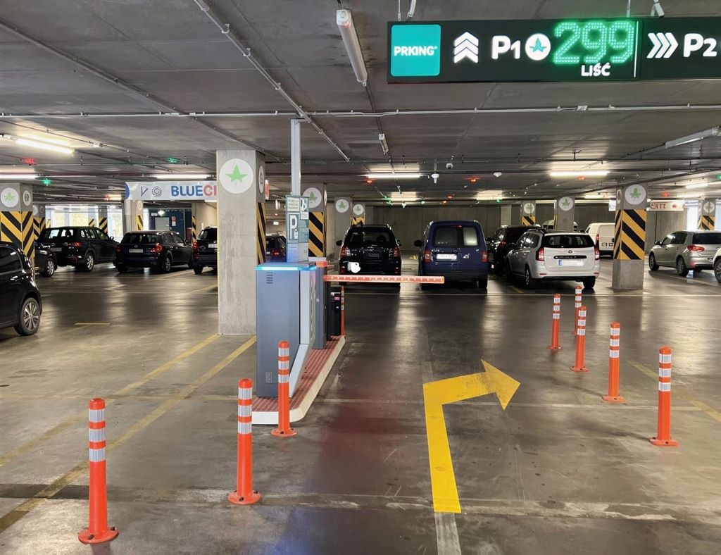 Parking P2 Wielopoziomowy - lotnisko Warszawa Okęcie (WAW) - zdjęcie 5